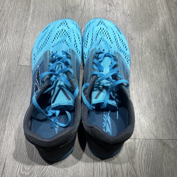 Athletic_Shoes